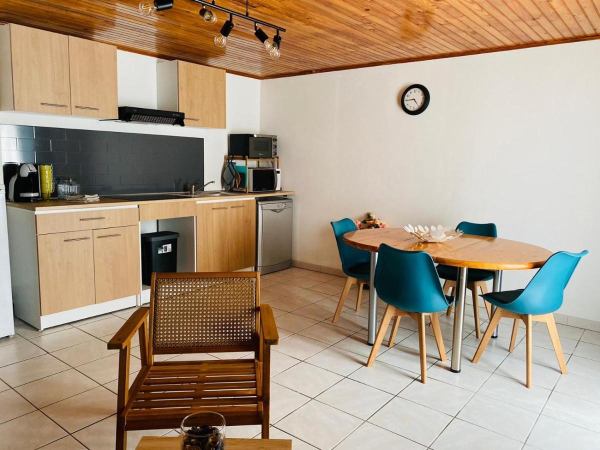 Gite E & M Saint-Denis-de-Pile Екстер'єр фото